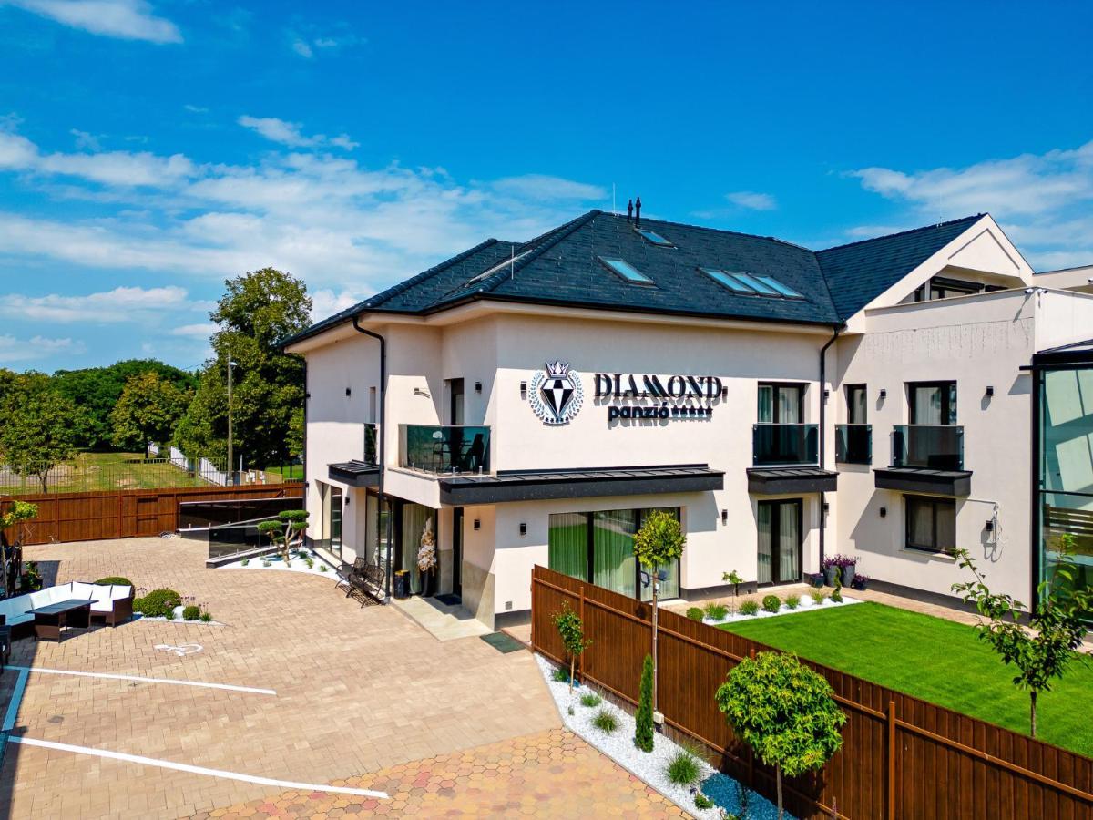 Diamond Panzio Bed & Breakfast Hajdúszoboszló Екстериор снимка