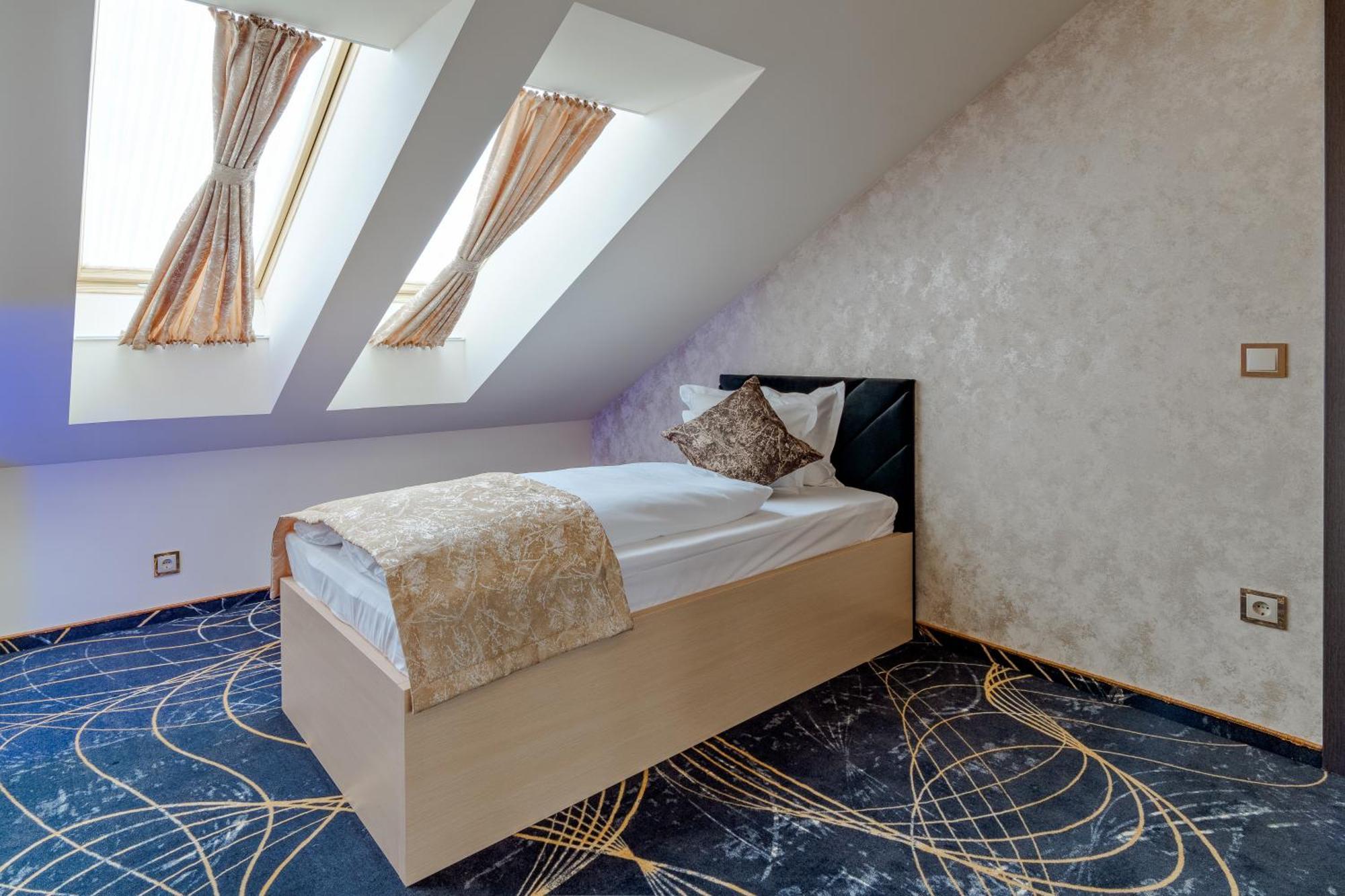 Diamond Panzio Bed & Breakfast Hajdúszoboszló Екстериор снимка